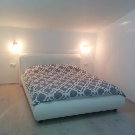 Family Friendly With A Swimming Pool - 15306 بولا