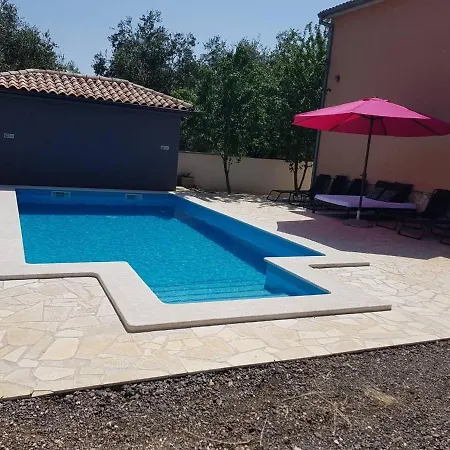 Appartement Family Friendly With A Swimming Pool - 15306 *