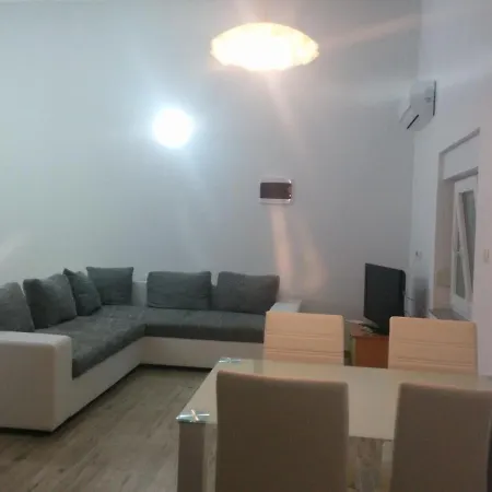 Family Friendly With A Swimming Pool - 15306 아파트 풀라