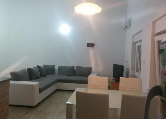 Family Friendly With A Swimming Pool - 15306 아파트 풀라